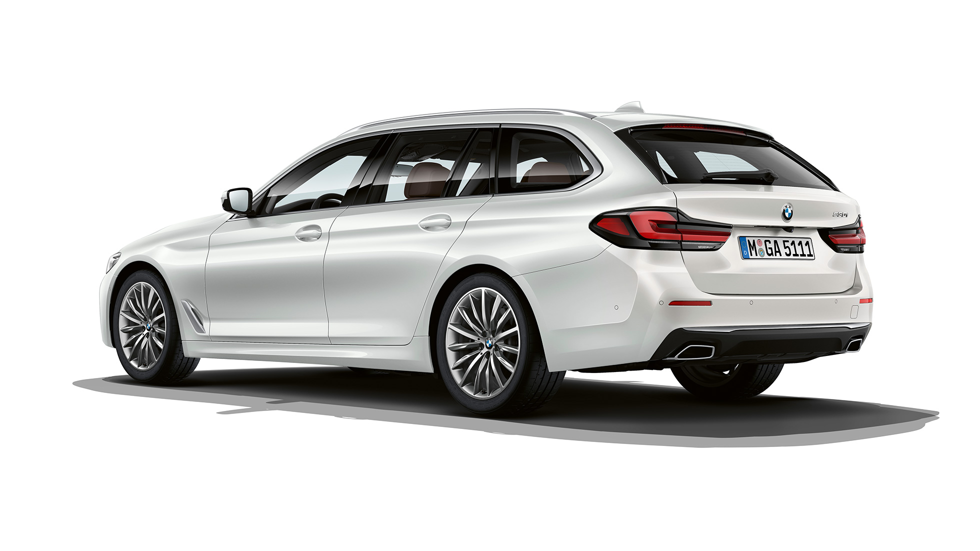 BMW 5-serie Touring G31 Luxury Line hekk BMW 5-serie Touring 530i G31 2020 Luxury Line mineralhvit sett skrått bakfra