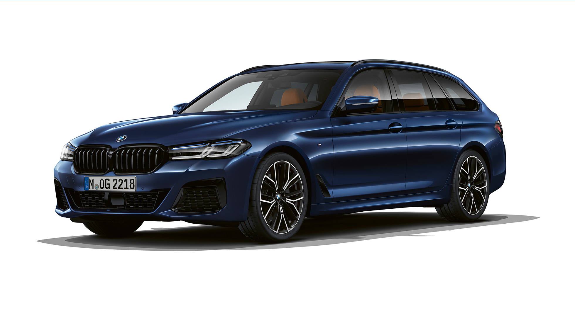 BMW 5-serie Touring G31 M Sportspakke front BMW 5-serie Touring 530e G31 2020 M sportspakke tansanittblå II metallic sett skrått forfra