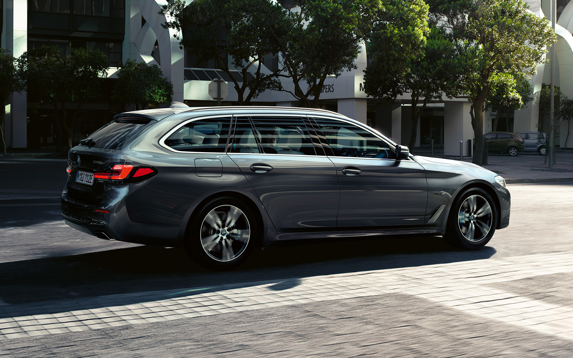 BMW 5-serie Touring G31 Facelift 2020 sofistogrå, sett nesten rett fra siden BMW 5-serie Touring G31 Facelift 2020 sofistogrå, sett nesten rett fra siden