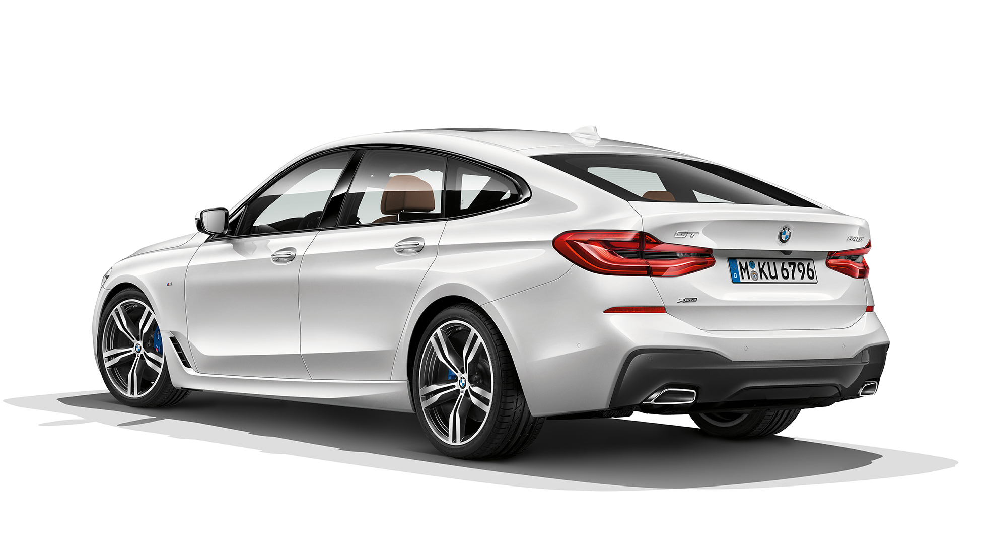 BMW 6-serie Gran Turismo G32 M Sportspakke sett skrått bakfra BMW 6-serie Gran Turismo G32 2017 M Sportspakke mineralhvit metallic sett skrått bakfra