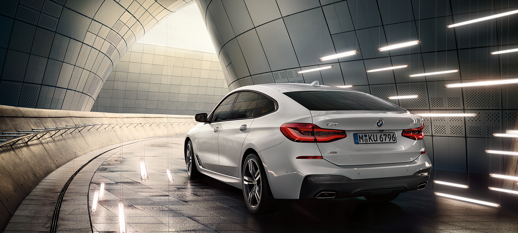 BMW 6-serie Gran Turismo G32 sett skrått bakfra BMW 6-serie Gran Turismo G32 2017 mineralhvit metallic sett skrått bakfra