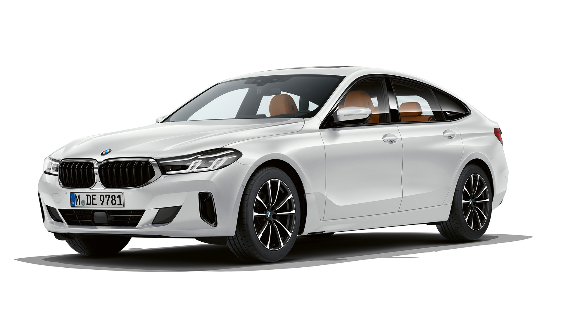 BMW 6-serie Gran Turismo standardversjon G32 2020 BMW 6-serie Gran Turismo G32 620d 2020 standardversjon mineralhvit metallic sett skrått forfra