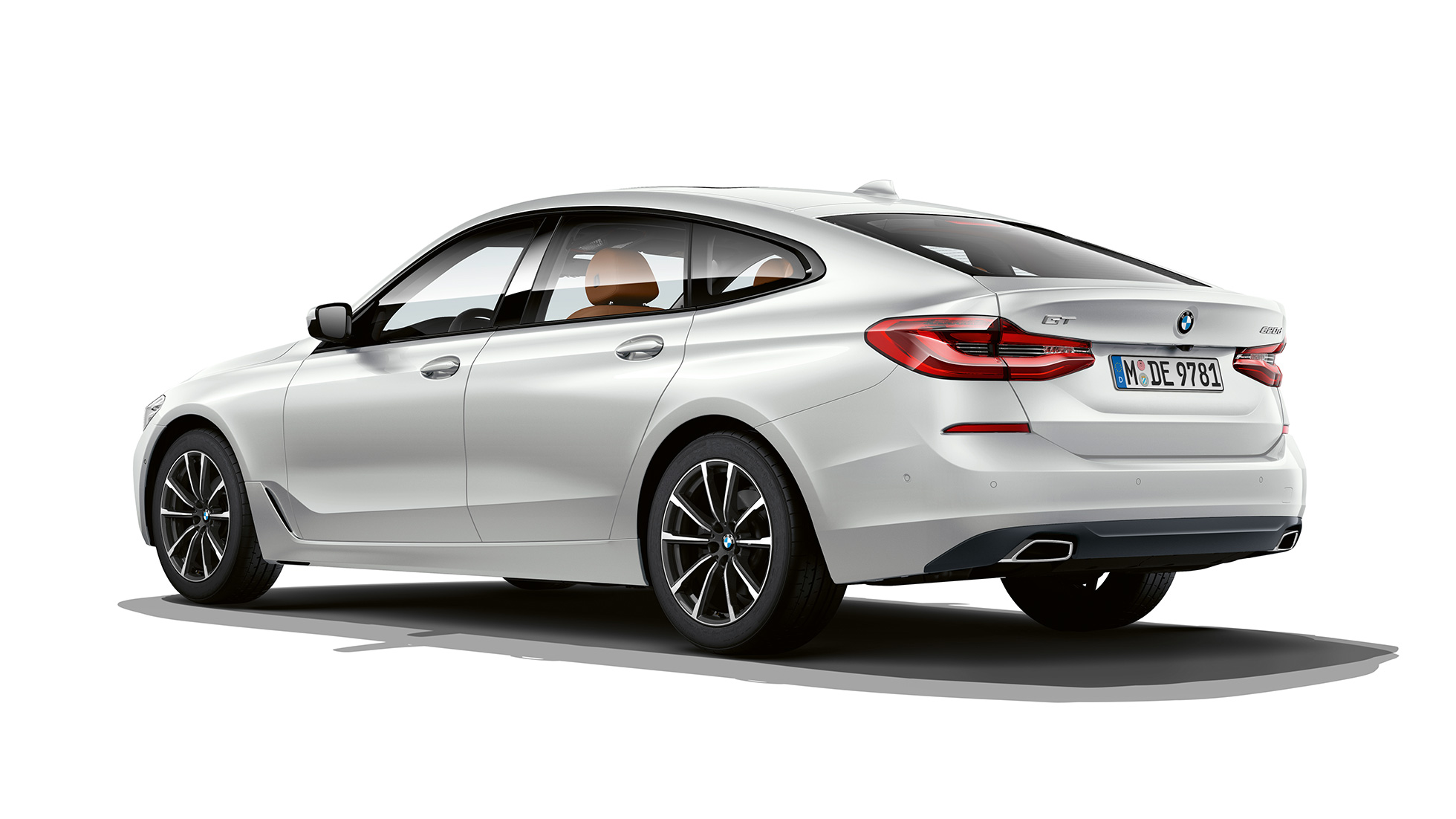 Hekk BMW 6-serie Gran Turismo standardversjon G32 2020 BMW 6-serie Gran Turismo G32 620d 2020 standardversjon mineralhvit metallic sett skrått bakfra