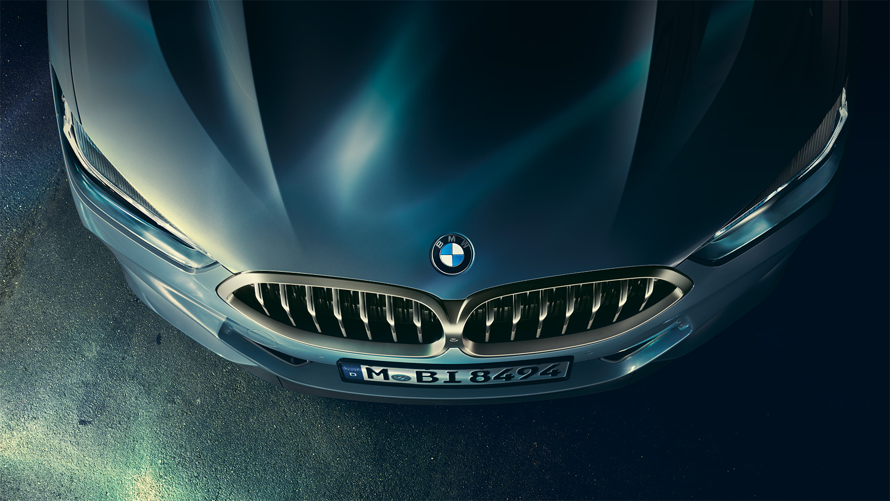 Panseret på BMW 8-serie Coupé Nærbilde av panseret på BMW 8-serie Coupé sett ovenfra.