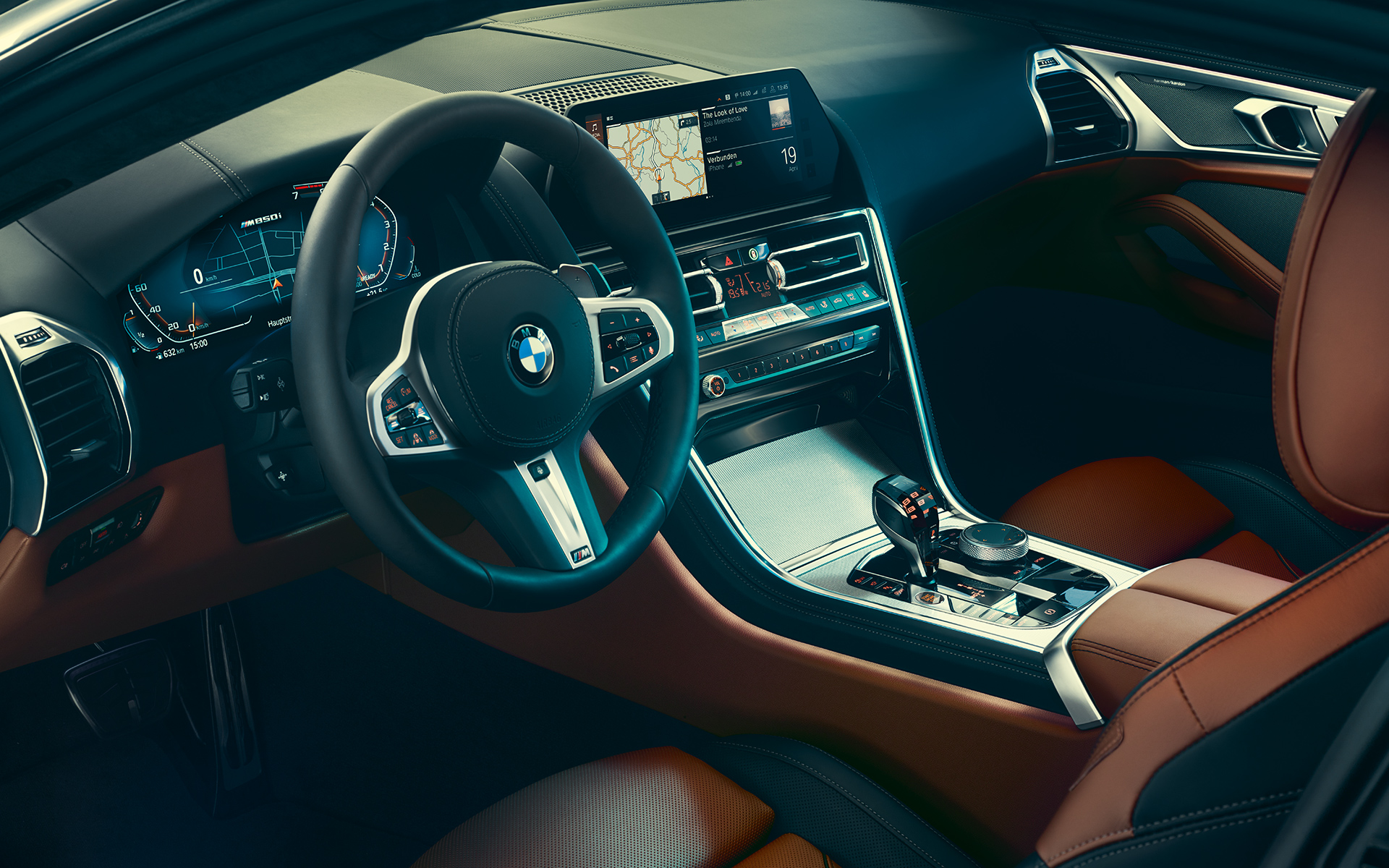 Rattet i BMW 8-serie Coupé Kupeen til BMW 8-serie Coupé med rattet i fokus.