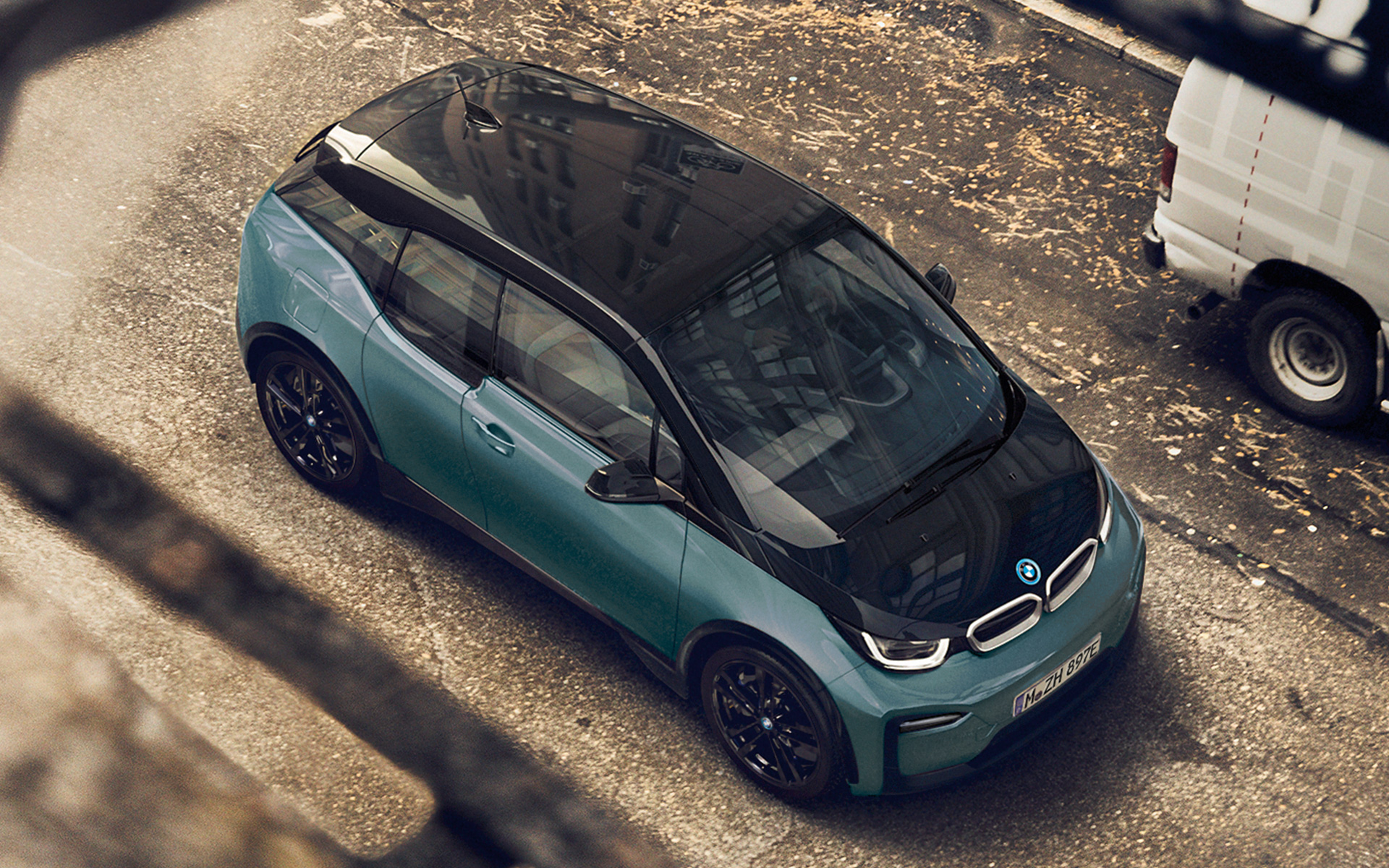 BMW i3 I01 2018 Blue Ridge Mountain med detaljer i frostgrå metallic sett ovenfra karbonfibertak