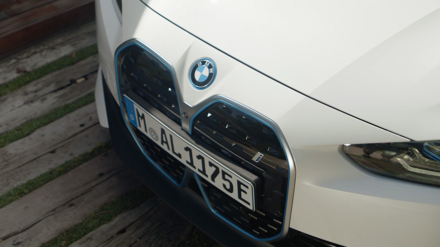 BMW i4 eDrive40 G26 2021 Mineralhvit eksteriør-design i detalj video BMW i4 eDrive40 G26 2021 Mineralhvit eksteriør-design i detalj video