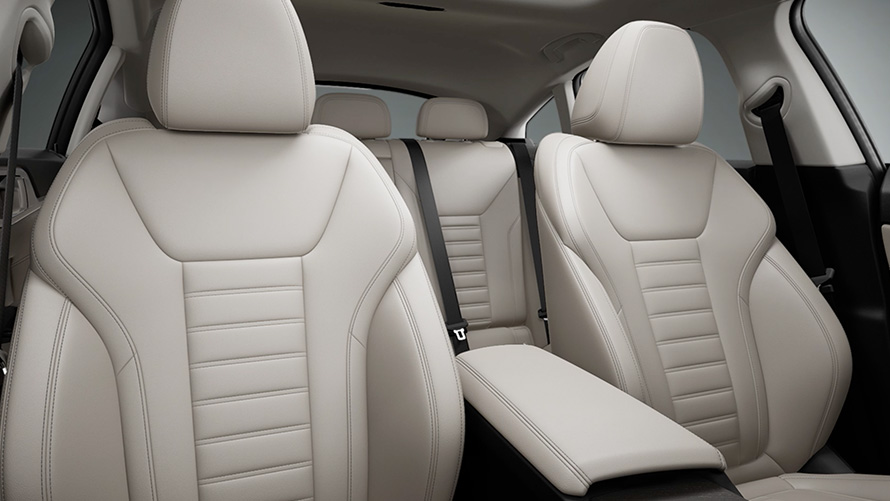 BMW i4 eDrive40 G26 2021 Mineralhvit Designhøydepunkter i interiøret kompakt video BMW i4 eDrive40 G26 2021 Mineralhvit Designhøydepunkter i interiøret kompakt video