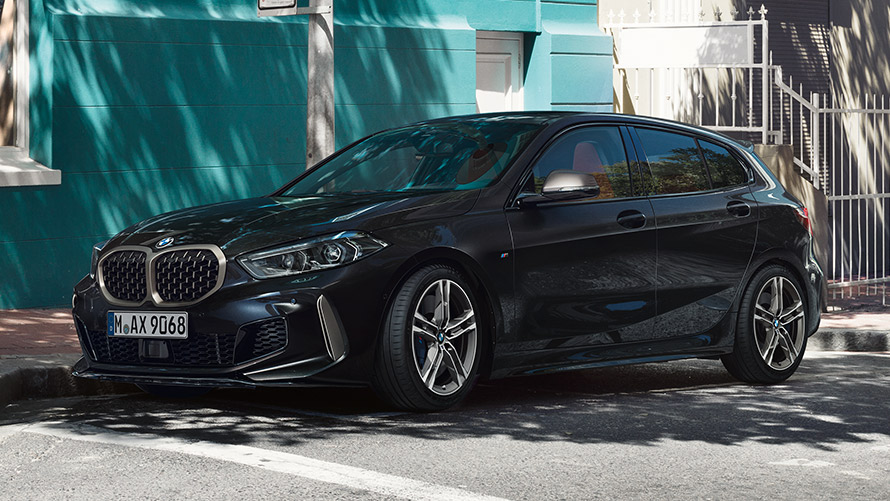 BMW M135i xDrive (F40), safirsort metallic, tekniske data BMW M135i xDrive (F40), safirsort metallic, tekniske data