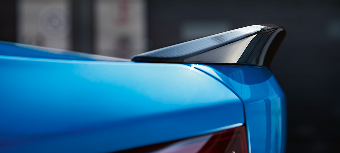 Hekkspoiler BMW M2 CS Hekkspoiler BMW M2 CS F87 Misano blå metallic Nærbilde