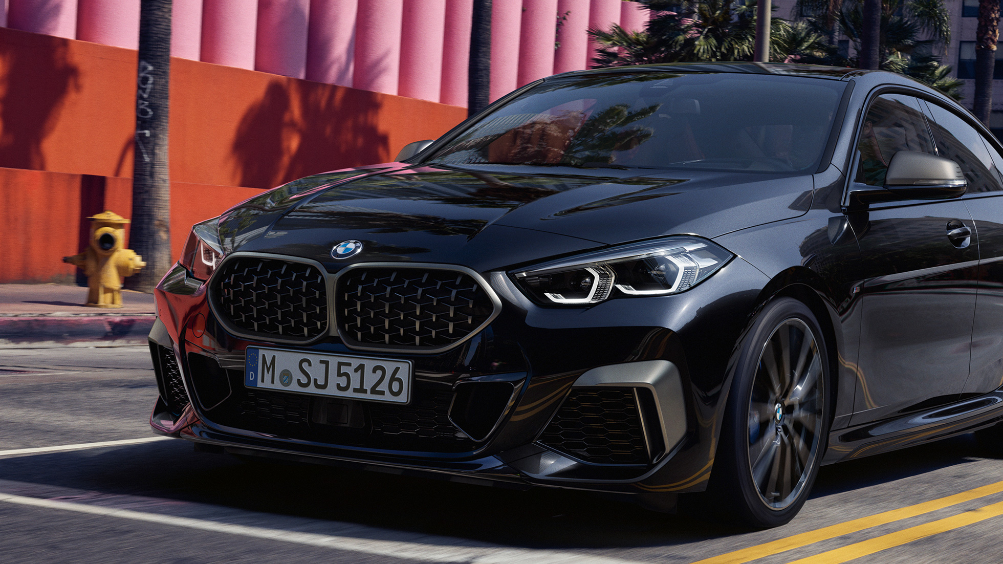 Frontdesign BMW M235i xDrive Gran Coupé Frontdesign BMW M235i xDrive Gran Coupé 2020 safirsort metallic F44 sett skrått forfra
