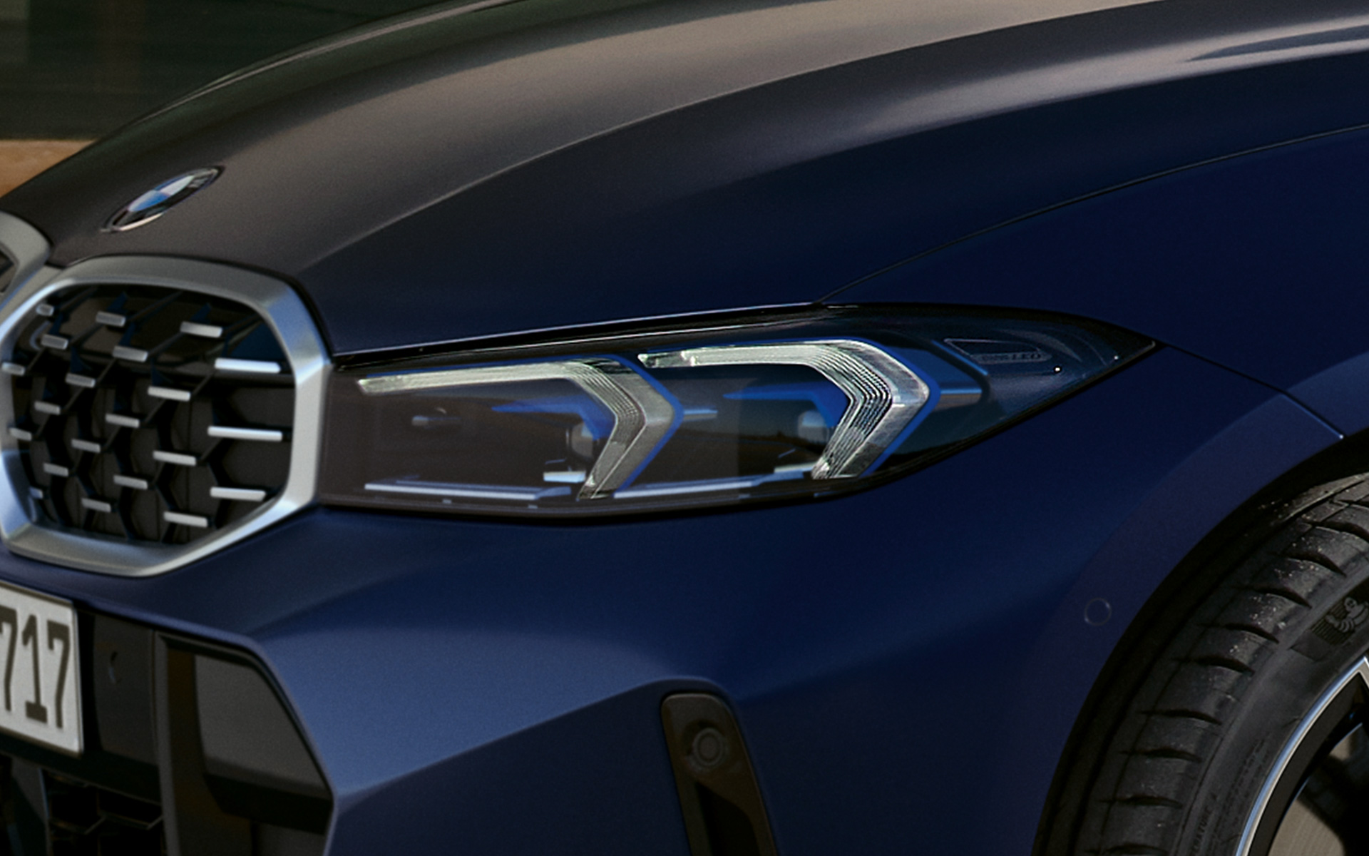 BMW M340i xDrive Touring G21 Frozen Tanzanite blå LED-frontlys, nærbilde