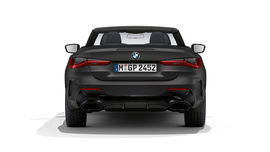 BMW M440i xDrive Cabriolet G23 2020 BMW Individual frostet dyp grå metallic sett bakfra med åpen stoffkalesje