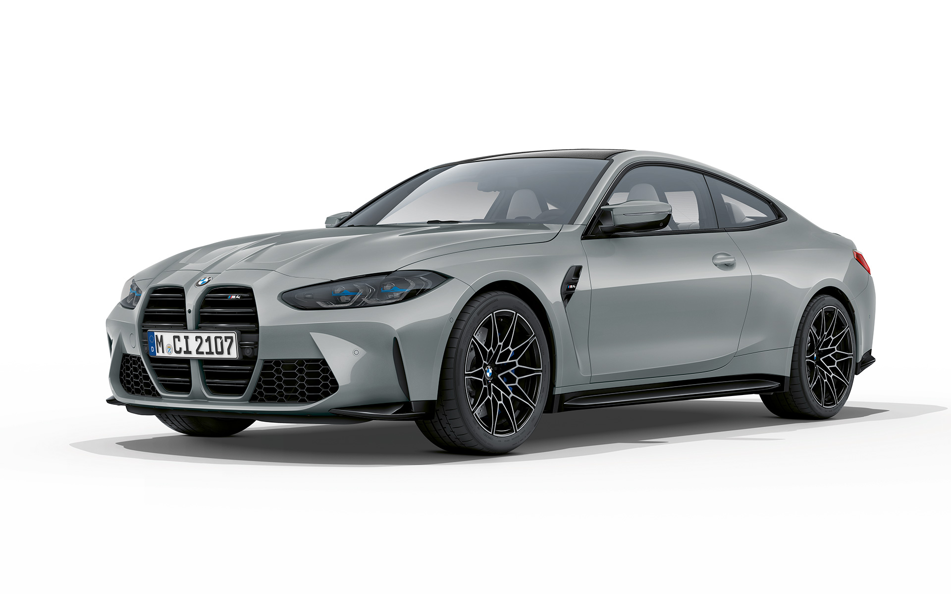 BMW M4 Coupé G82 2020 Brooklyn grå metallic sett skrått forfra