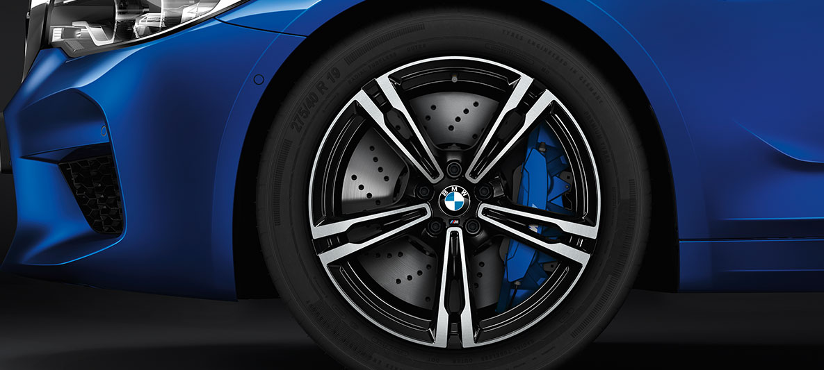 BMW M5 lettmetallfelger og karbon-keramiske bremser. BMW M5 detalj lettmetallfelger og karbon-keramiske bremser.