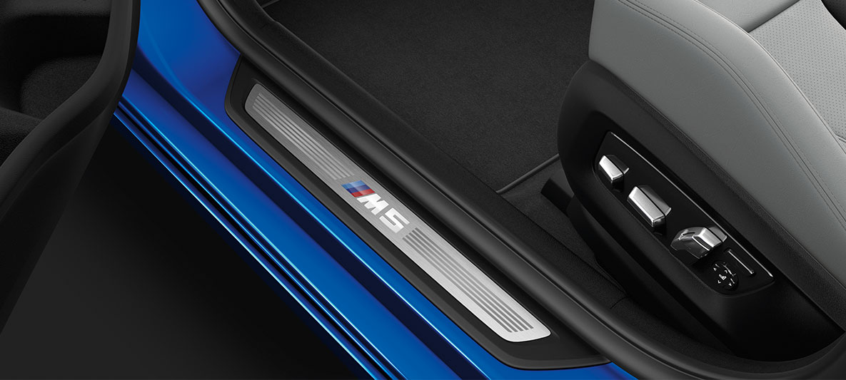 M5 innstigningslist. BMW M5 detalj innstigningslist.