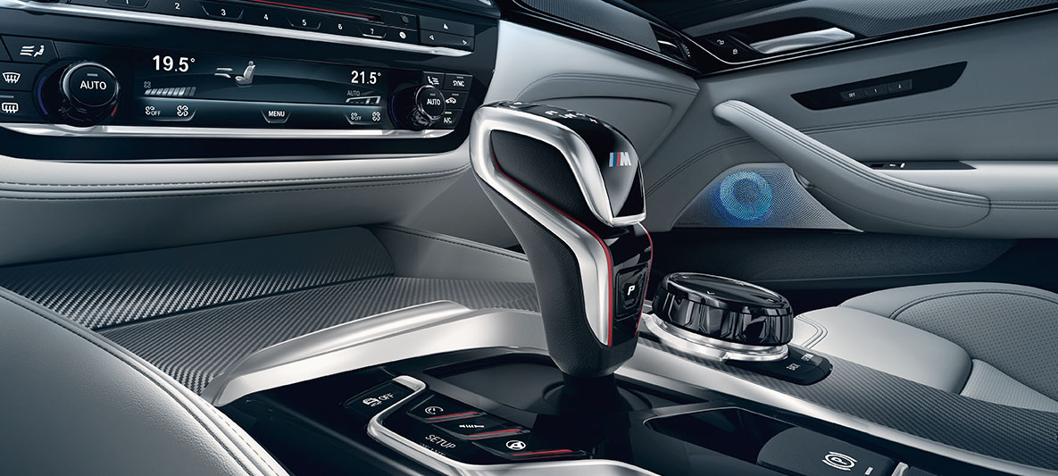 M5 girspak. BMW M5 detalj M-girspak.
