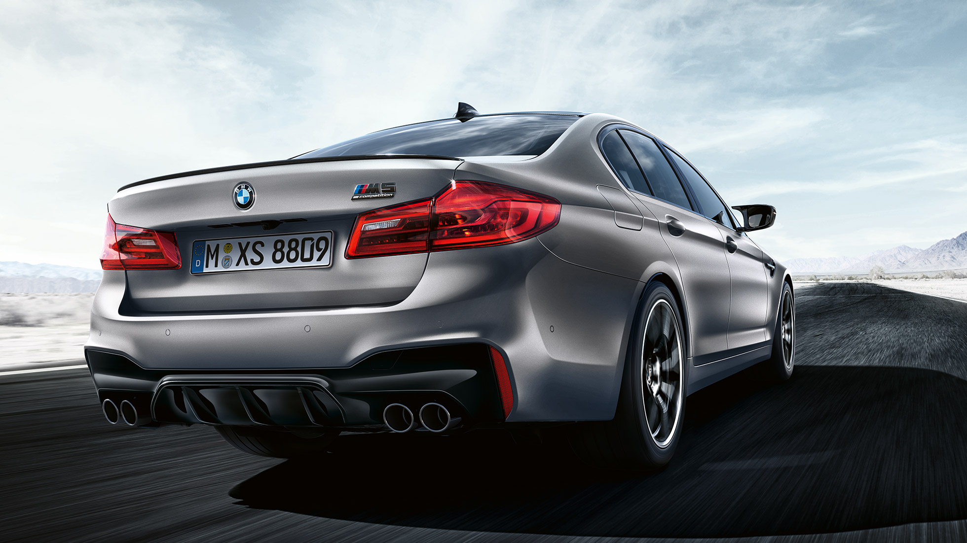 LED-baklykter. BMW M5 Competition design sett skrått bakfra.
