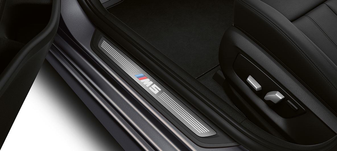 Innstigningslister med M5 logo BMW M5 F90 LCI Facelift 2020 Kupé Innstigningslister med M5 logo BMW M5 F90 LCI Facelift 2020 Kupé