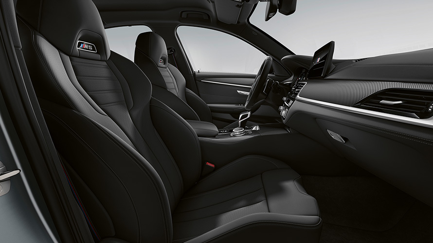 BMW M5 F90 LCI Facelift 2020 Cockpit med åpen dør