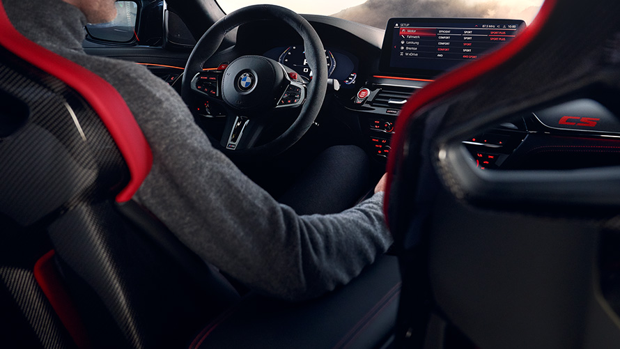 BMW M5 CS F90 2021 Kupé Cockpit med sjåfør 
