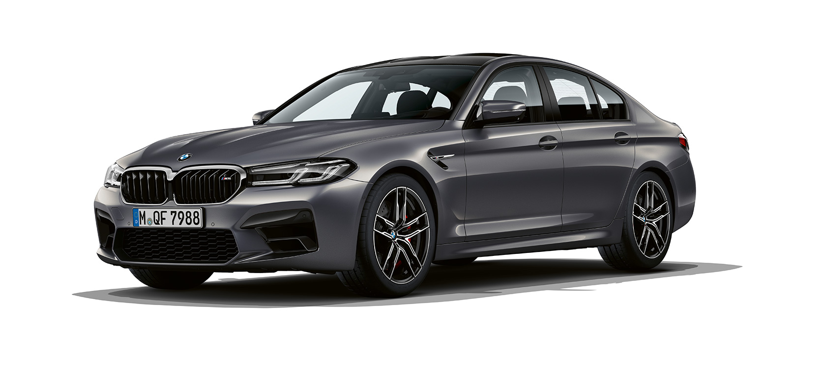 BMW M5 F90 2020 sett skrått forfra BMW M5 F90 LCI Facelift 2020 BMW Brands Hatch grå metallic sett skrått forfra
