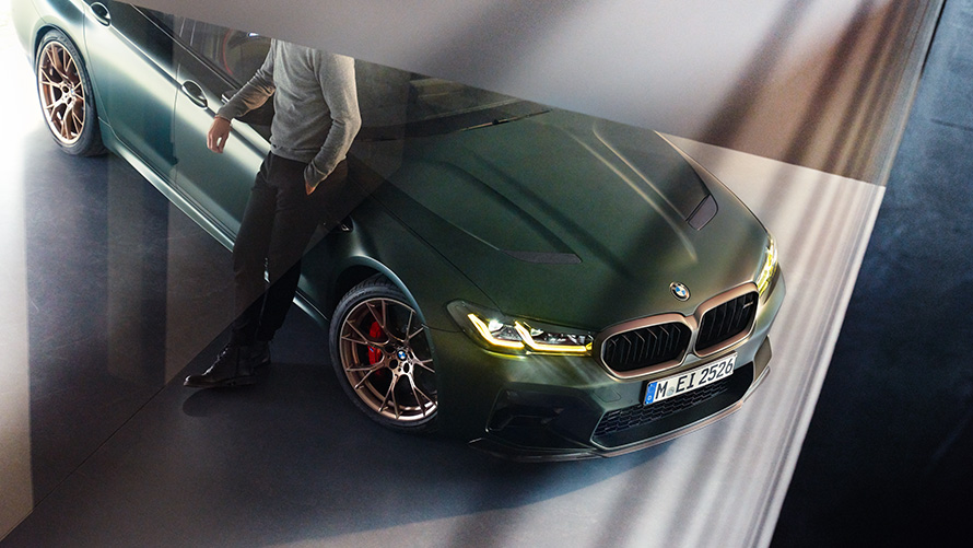 BMW M5 CS F90 2021 Frozen Deep Green metallic Sett ovenfra i fugleperspektiv BMW M5 CS F90 2021 Frozen Deep Green metallic Sett ovenfra i fugleperspektiv