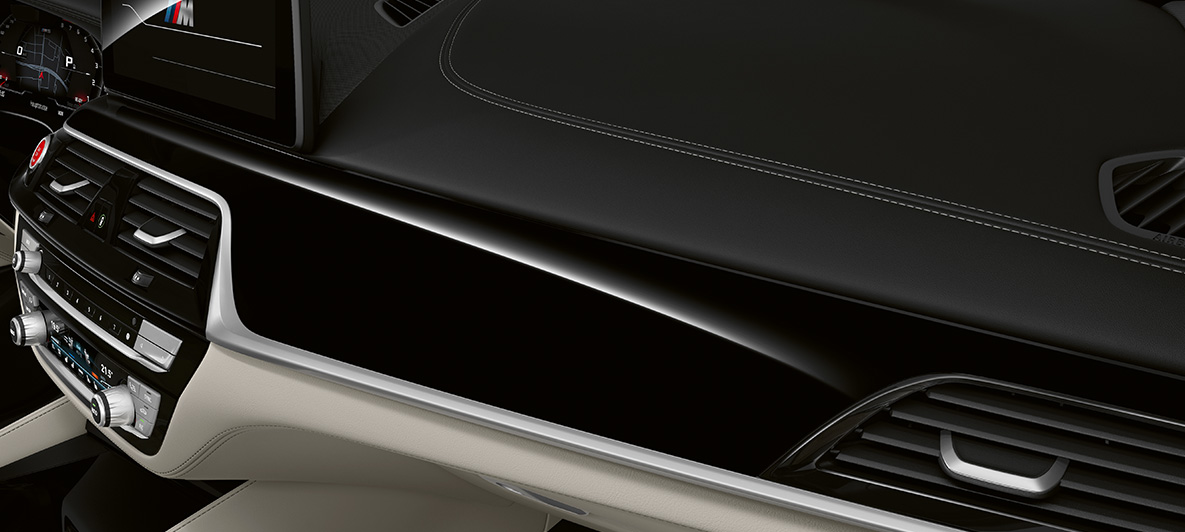 BMW Individual BMW M5 Sedan F90 2020 BMW Individual Interiørlister sort pianolakk BMW Individual BMW M5 Sedan F90 LCI Facelift 2020 BMW Individual Interiørlister sort pianolakk interiør