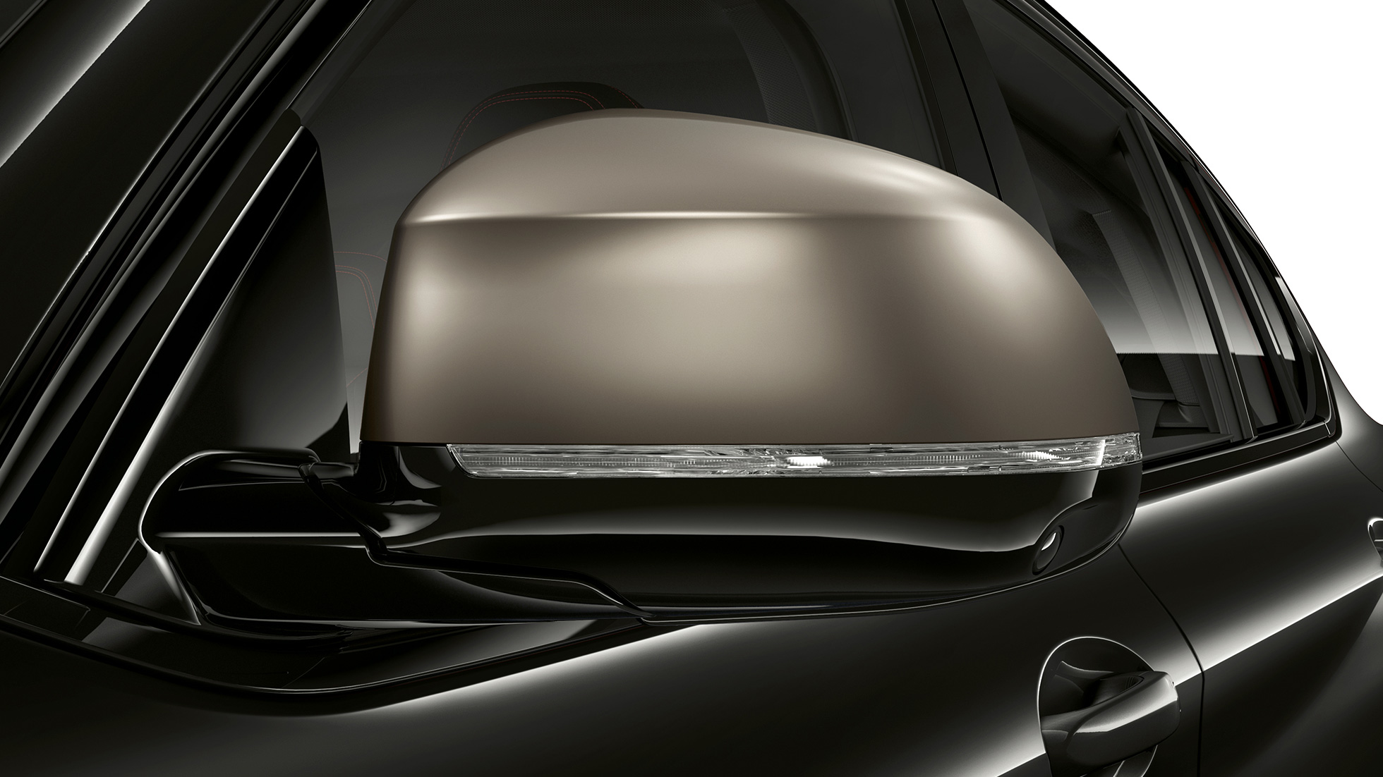 BMW X4 M40i og BMW X4 M40d med speilhus. Utvendig design på BMW X4 M40i og BMW X4 M40d i safirsort metallic med galvaniserte speilhus i ceriumgrått.