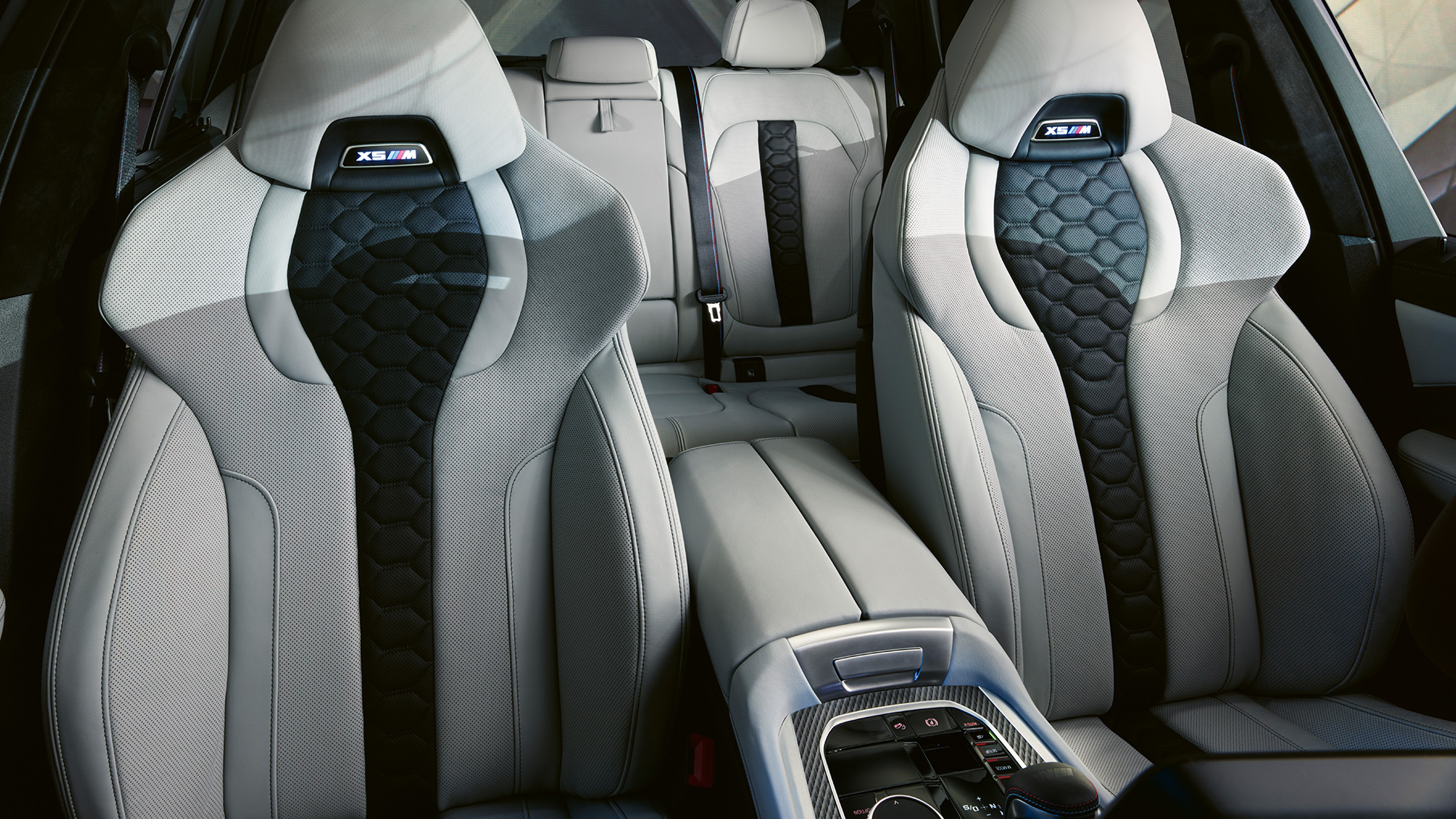 M multifunksjonsseter BMW X5 M Competition M Multifunksjonsseter med belyst X5 M logo BMW X5 M Competition F95 interiør