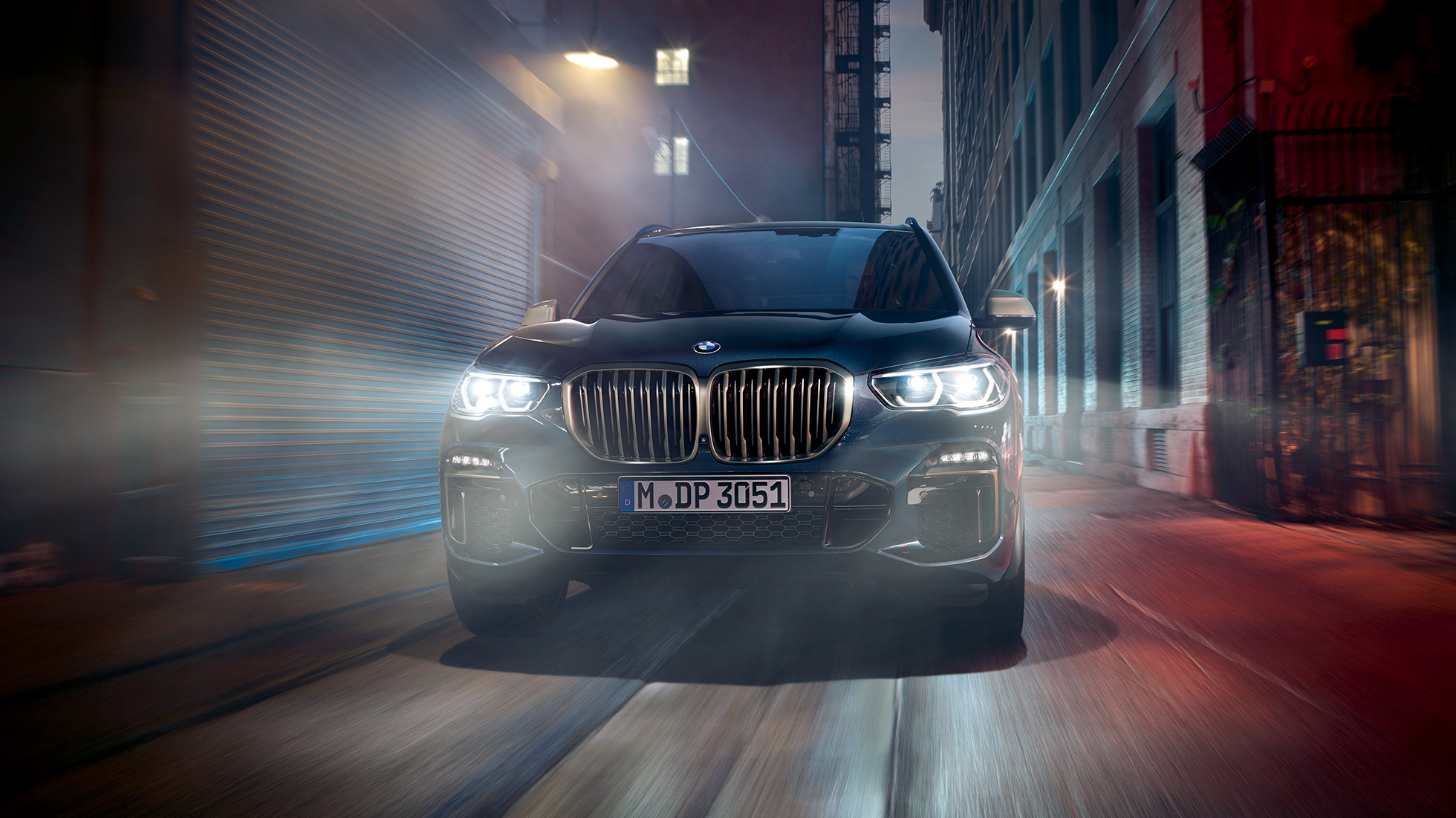 BMW dobbelgrill BMW X5 M50i og M50d BMW dobbelgrill i ceriumgrått BMW X5 M50i og M50d G05 karbonsort metallic sett forfra