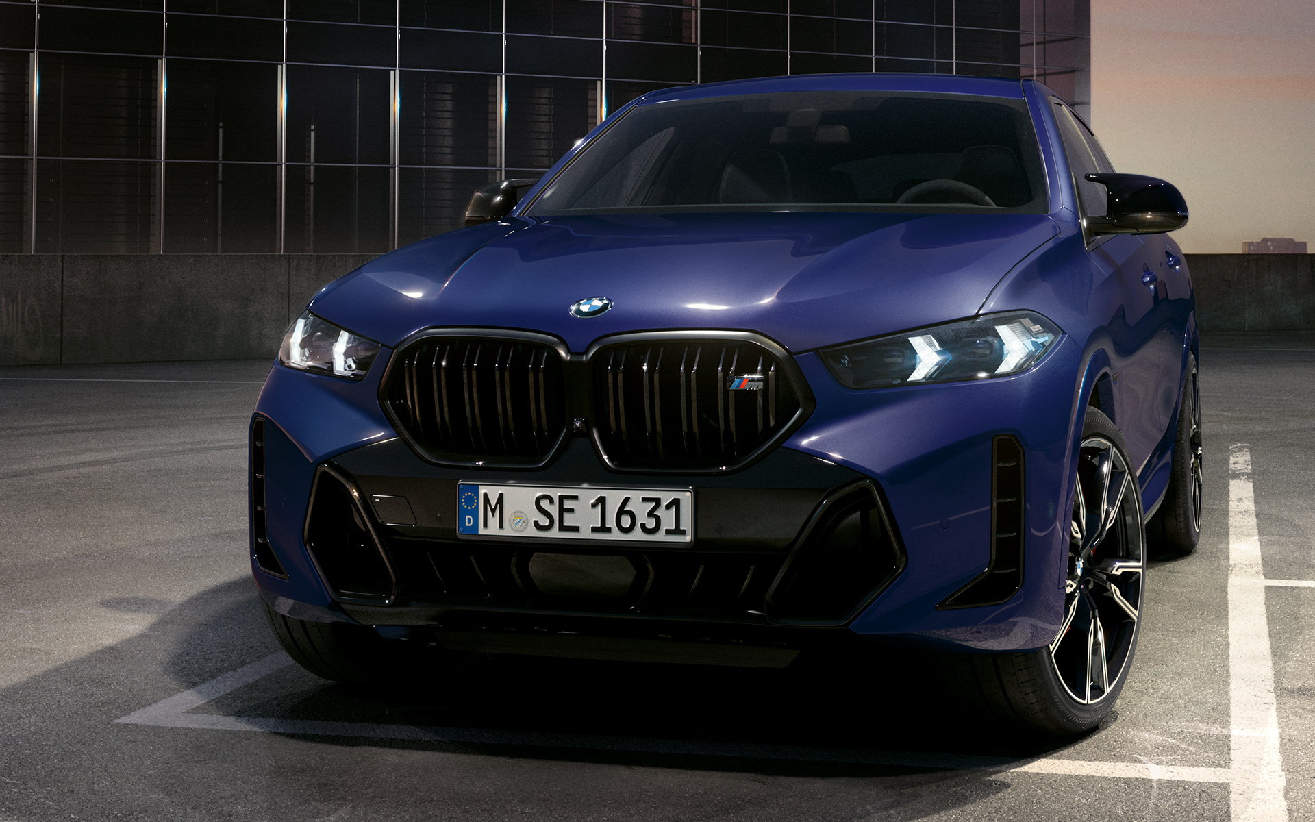 BMW X6 M60i xDrive G06 MP frontlykt BMW X6 M60i xDrive G06 MP frontlykt nærbilde