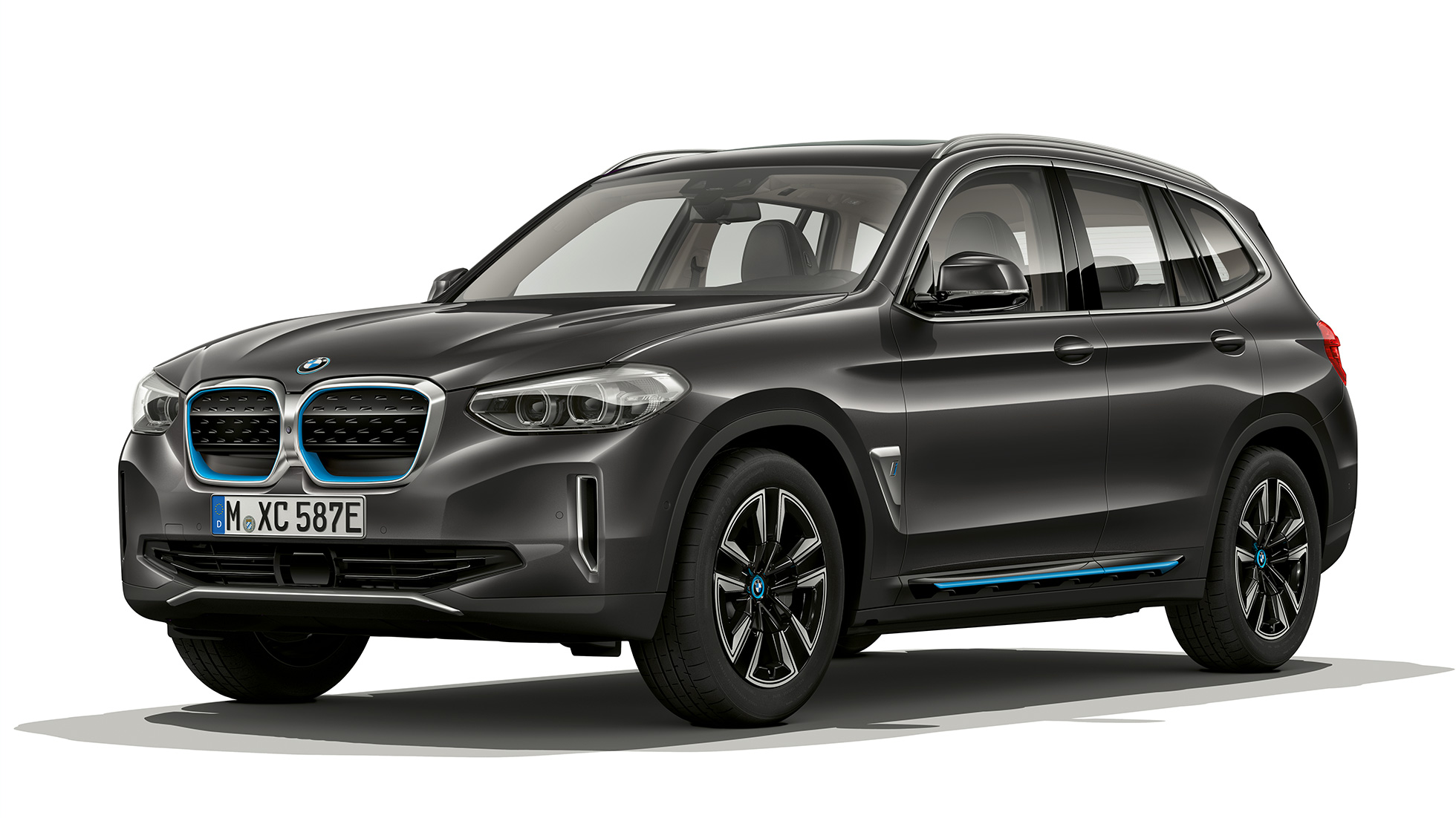 BMW iX3 G08 2020 Modell „Inspiring“ sett skrått forfra BMW iX3 G08 2020 Modell „Inspiring“ Sophistogrå brillianteffekt sett skrått forfra