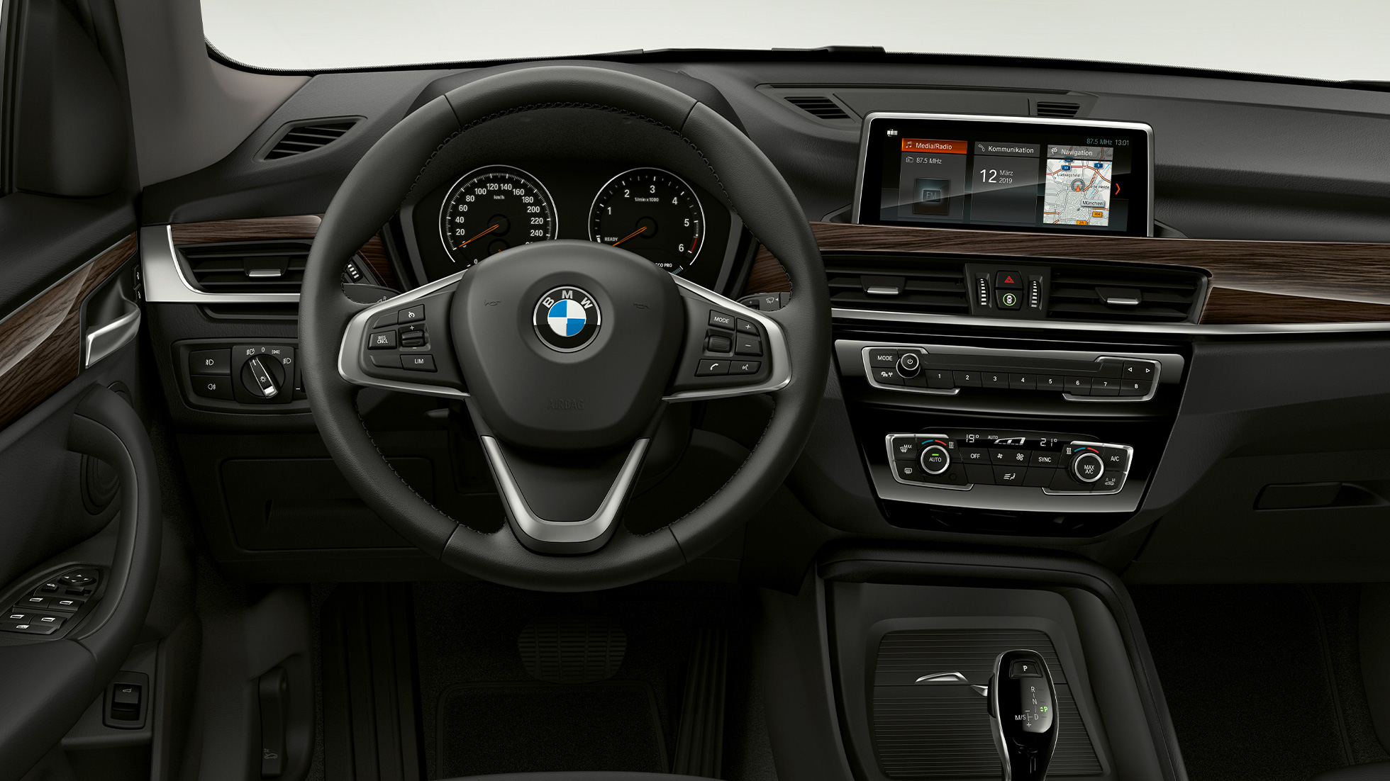 BMW X1, Modell Advantage, interiør BMW X1, Modell Advantage, interiør med fokus på førerplassen