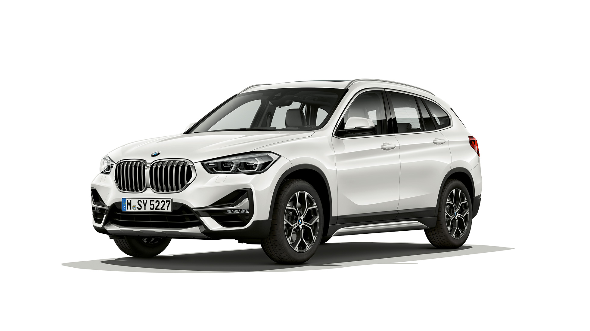 BMW X1, Modell xLine, sett skrått forfra BMW X1, Modell xLine, sett skrått forfra studio-opptak