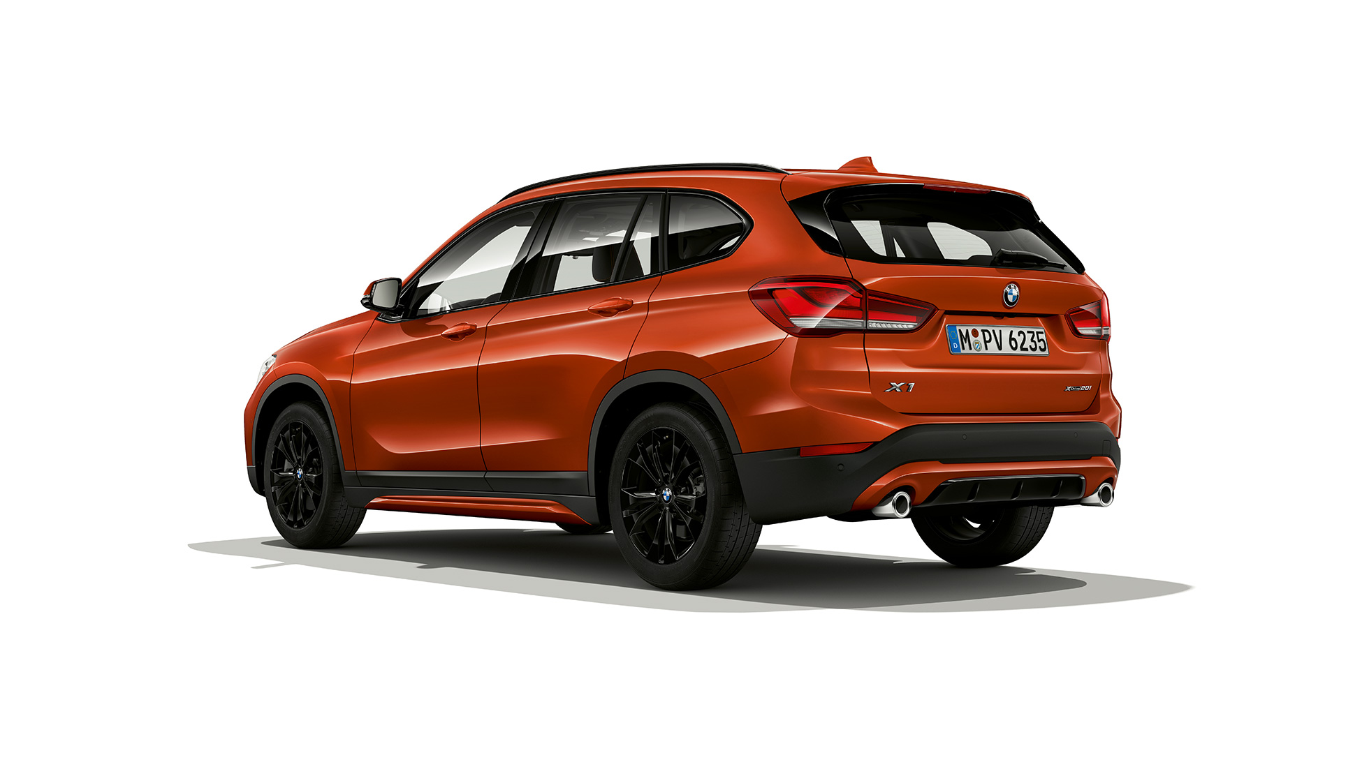 BMW X1, Modell Sport Line, sett skrått bakfra BMW X1, Modell Sport Line, sett skrått bakfra studio-opptak