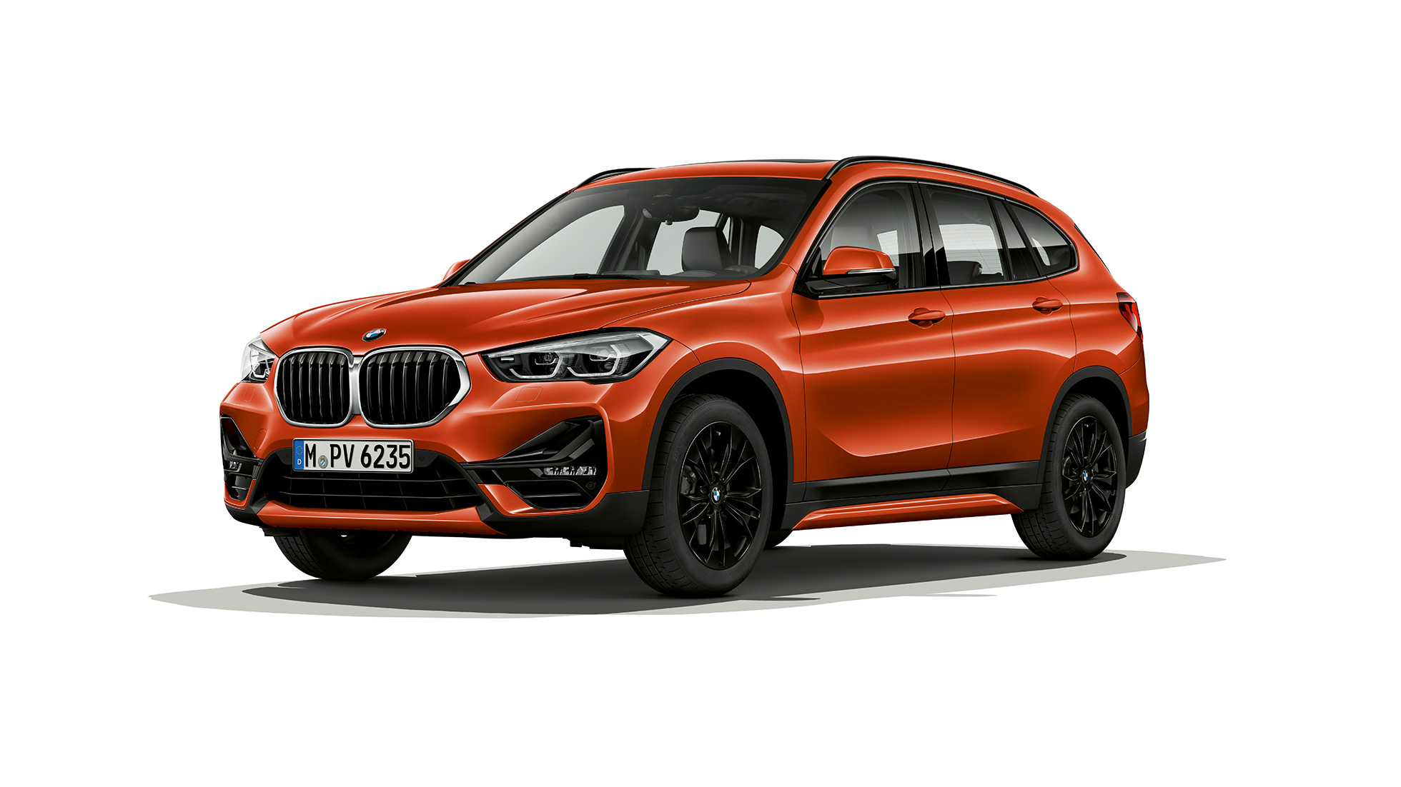 BMW X1, Modell Sport Line, sett skrått forfra BMW X1, Modell Sport Line, sett skrått forfra studio-opptak