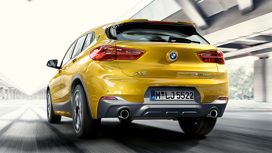 BMW X2 F39 2020 Brooklyn grå, sett fra siden