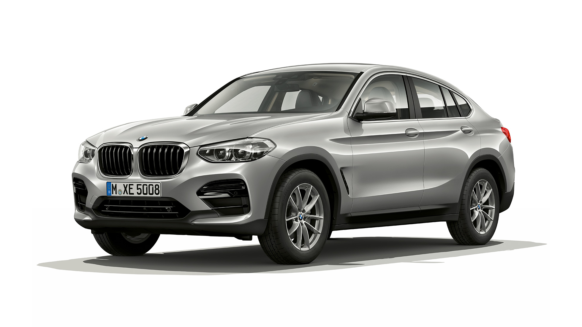 Sett skrått forfra BMW X4 Modell Advantage BMW X4 xDrive20d Modell Advantage G02 2018 Glaciersølv Sett skrått forfra