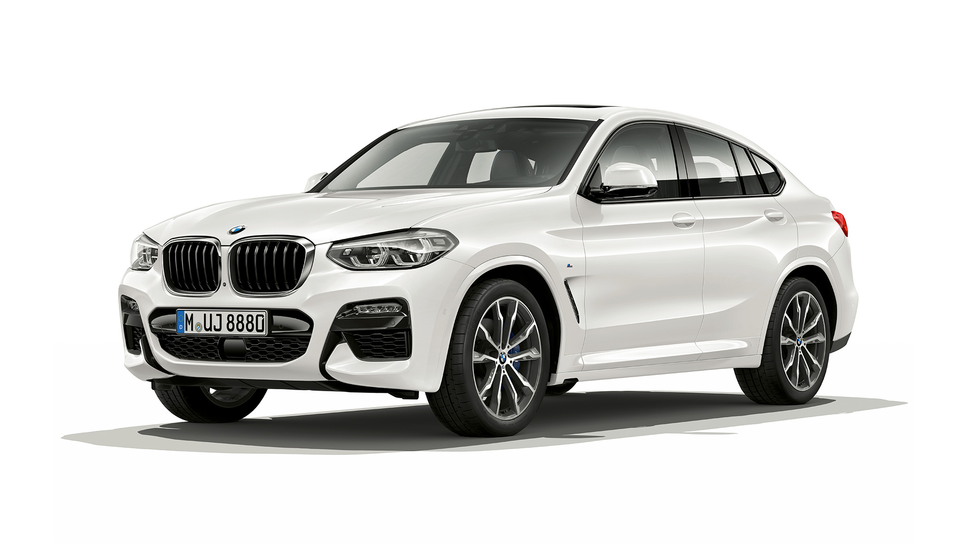 Sett skrått forfra BMW X4 Modell M Sport BMW X4 xDrive30i Modell M Sport G02 2018 Alpinhvit Sett skrått forfra