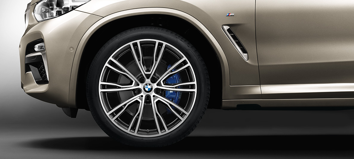 21" BMW Individual lettmetallfelger V-eke 726 I BMW X4 21" BMW Individual lettmetallfelger V-eke 726 I aluminiumsfelger BMW X4 G02 2018 solstein metallic sett fra siden
