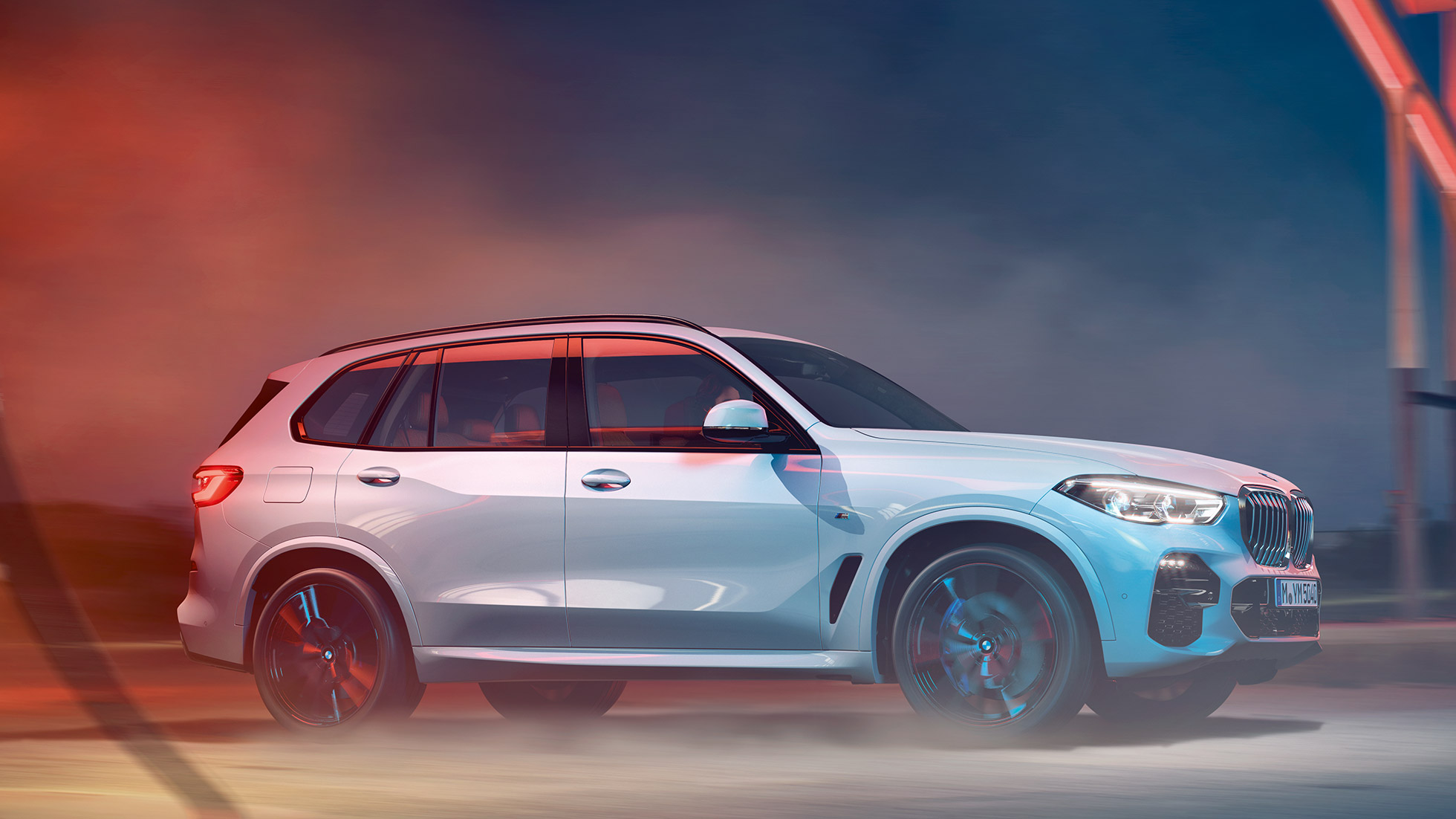 BMW X5 G05 2018 sett fra siden BMW X5 G05 2018 Mineralhvit sett fra siden