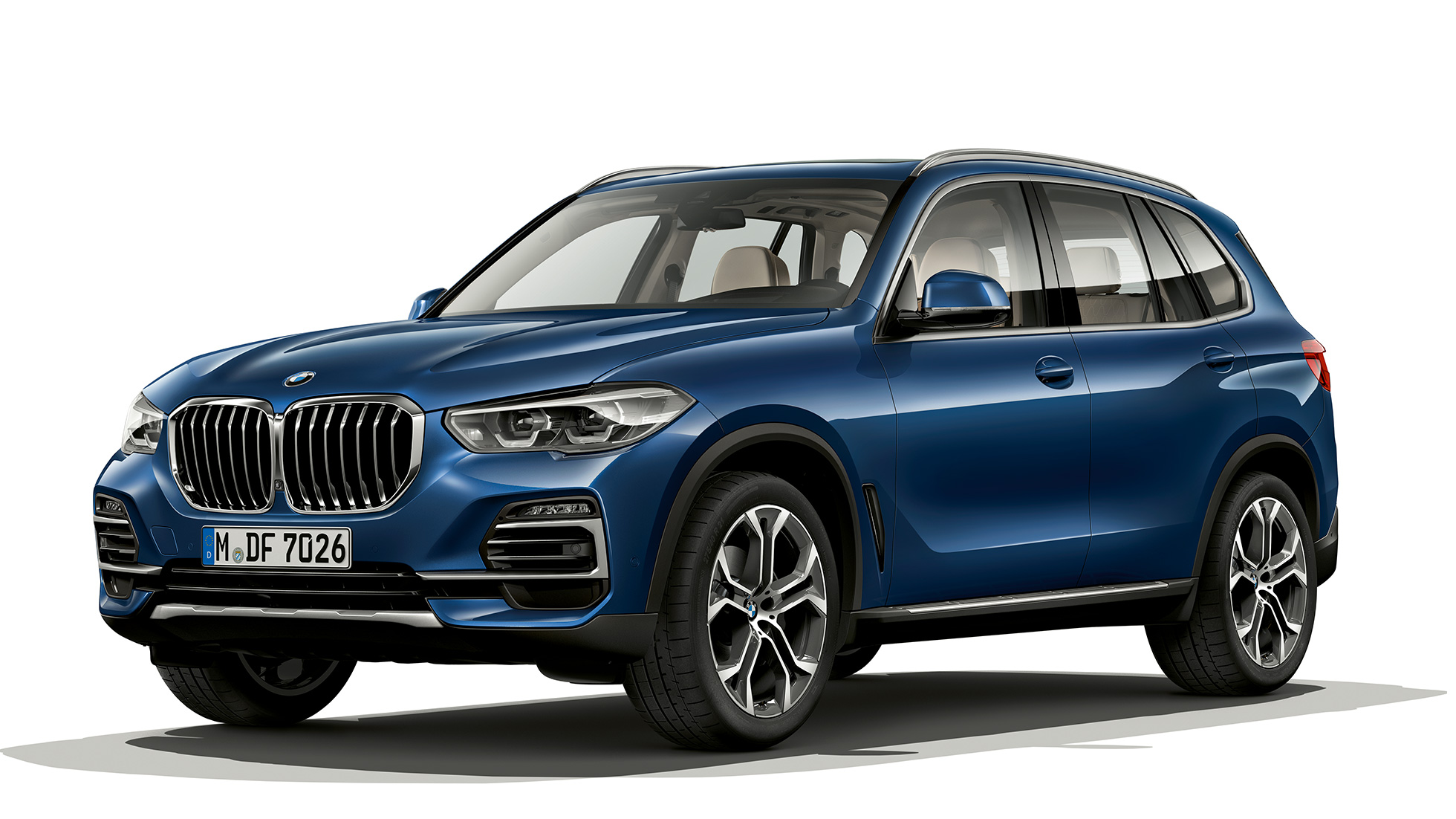 Modell xLine BMW X5 xDrive40i sett skrått forfra Modell xLine BMW X5 xDrive40i G05 2018 Phytonicblå metallic - sett skrått forfra