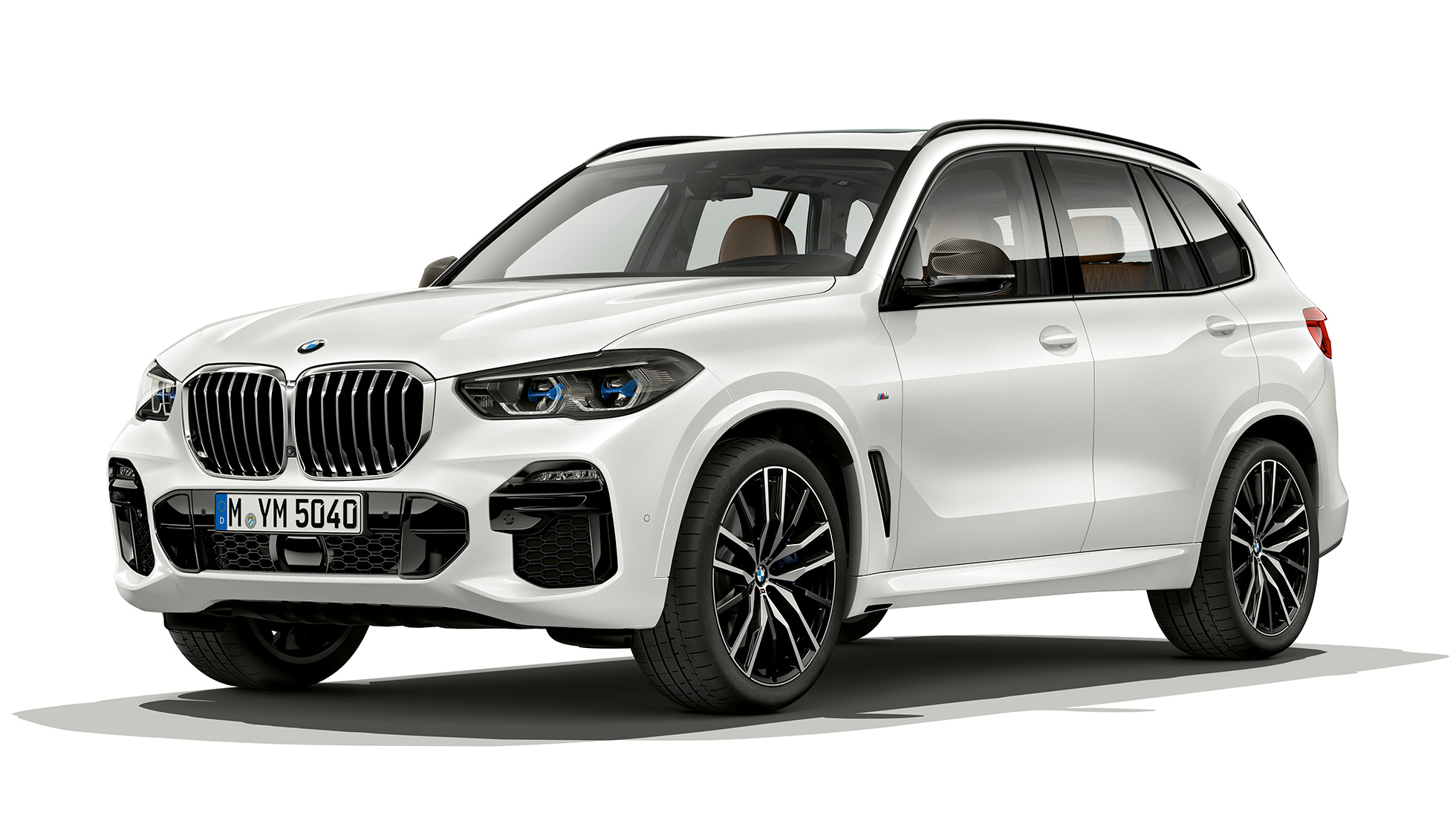 Modell M Sport BMW X5 xDrive40i sett skrått forfra Modell M Sport BMW X5 xDrive40i G05 2018 Mineralhvit metallic sett skrått forfra