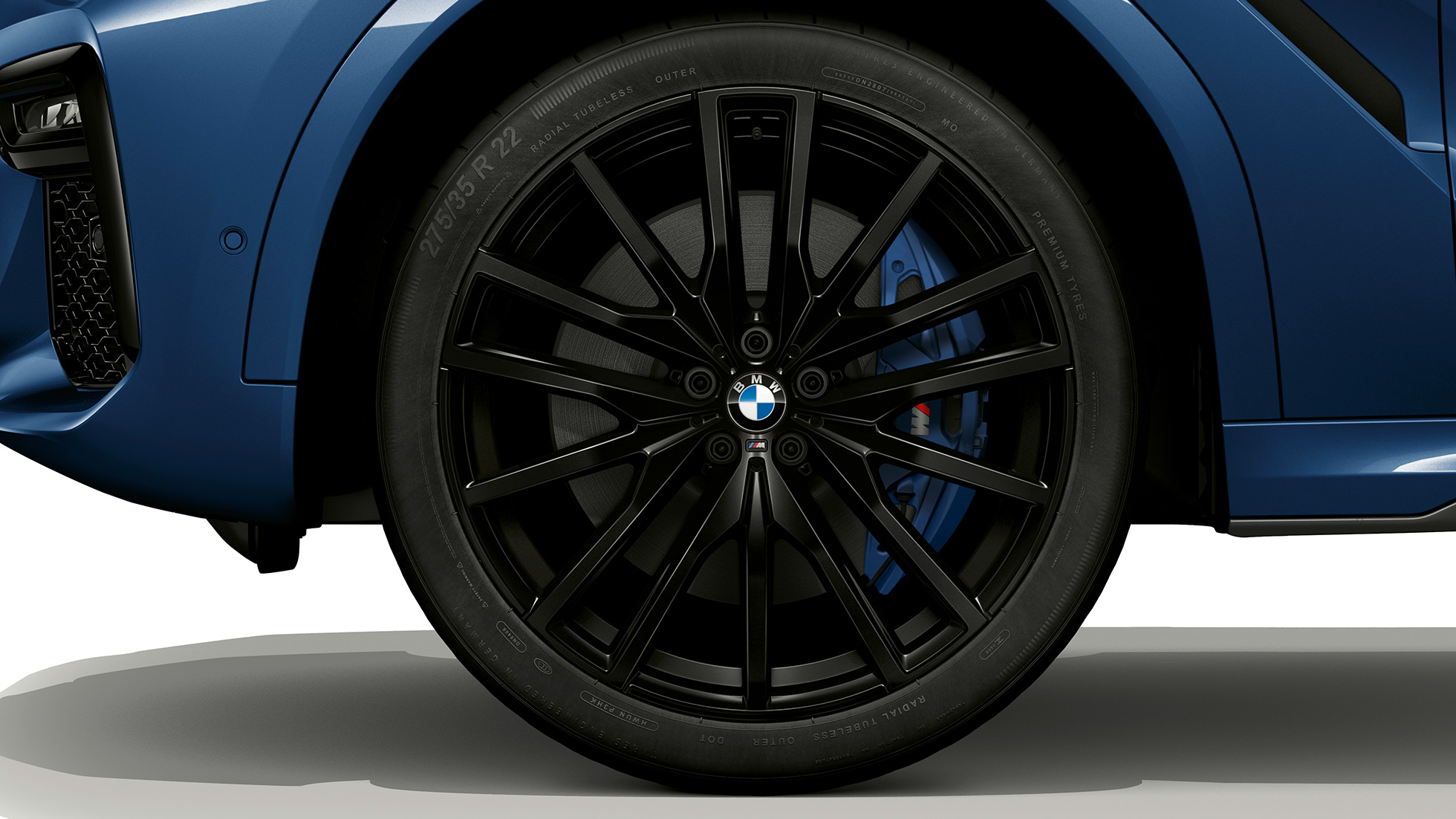BMW X6 med M sportspakke, lettmetallfelg. BMW X6 M sportspakke med fokus på lettmetallfelg.