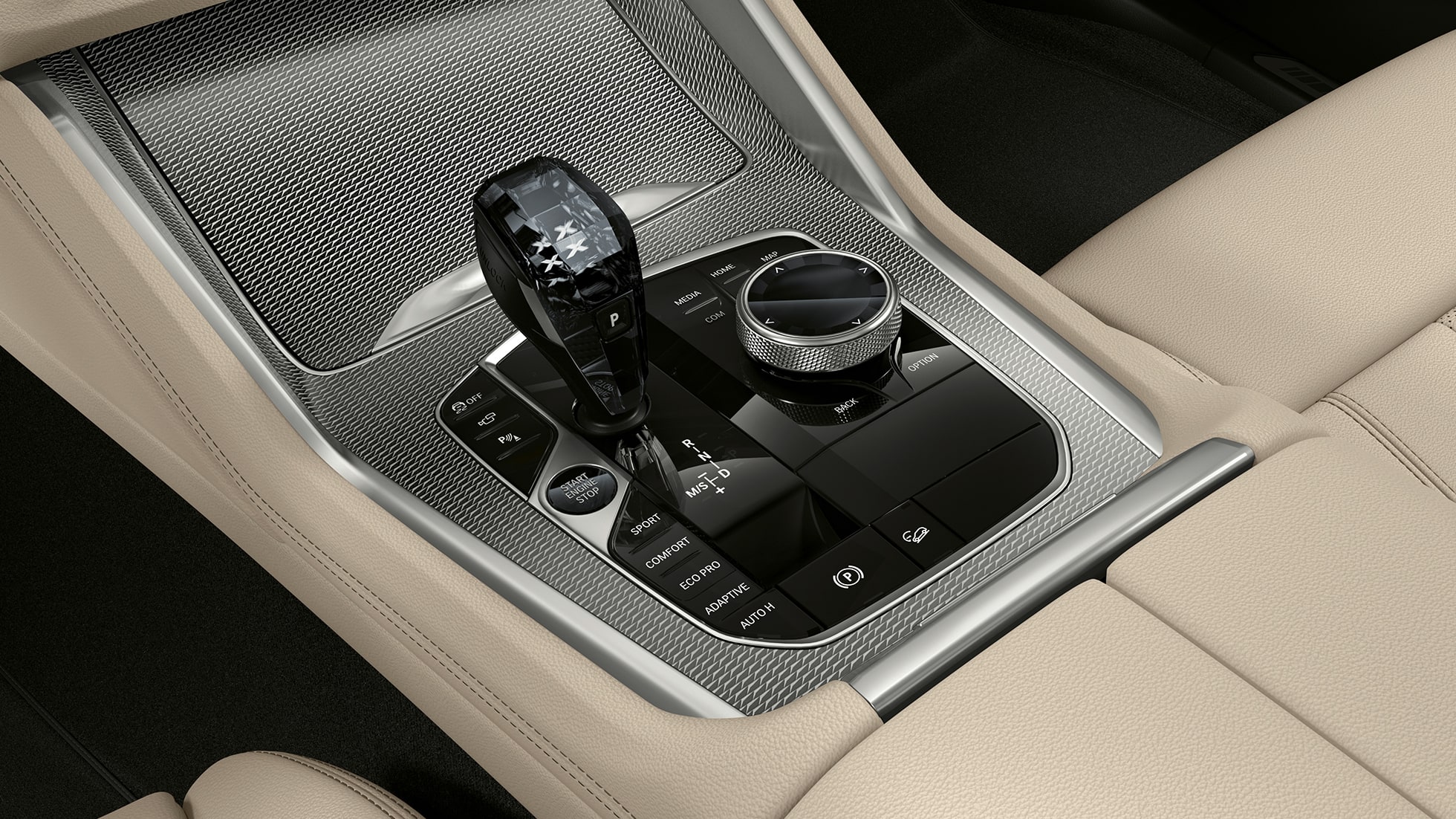 BMW X6 med M sportspakke, midtkonsoll. BMW X6 interiør med M sportspakke med fokus på midtkonsoll.