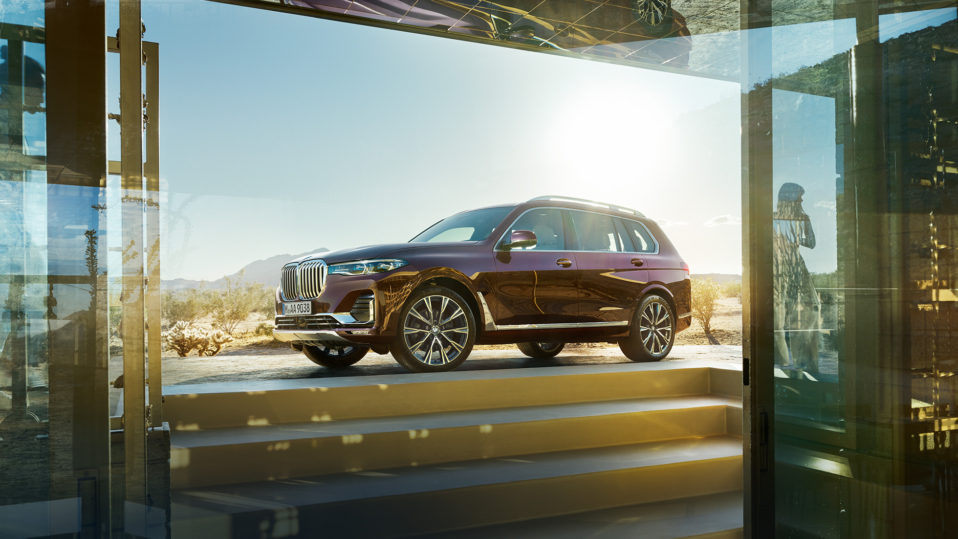 BMW Individual X7 xDrive40i sett fra siden Parkert BMW X7 i ametrin metallic sett fra siden, G07, 2019