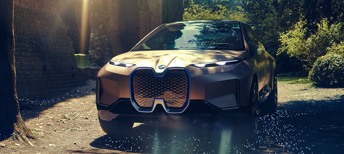 BMW Vision iNEXT sett forfra BMW Vision iNEXT sett forfra i oppkjørsel