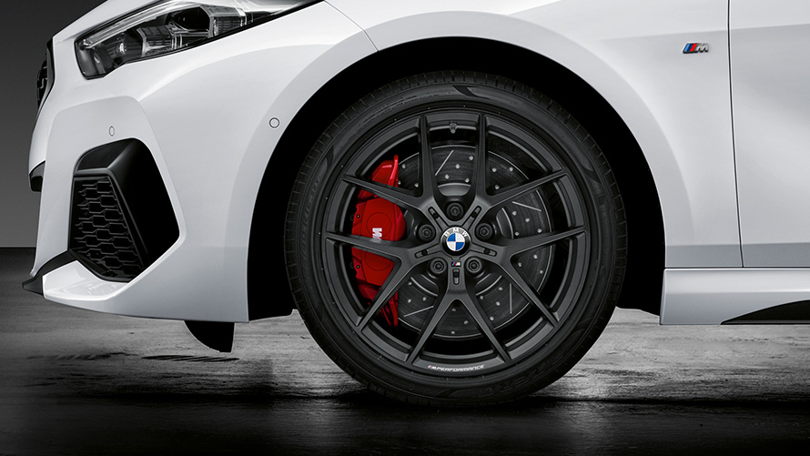 18" M Performance V-eke 554 M 18" M Performance smidde felger V-eke 554 M, matt dypsort, komplett vinterhjul