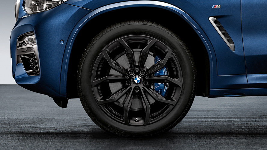 20" Y-eke 695 20" BMW lettmetallfelg Y-eke 695, matt dypsort, komplett vinterhjulsett foran